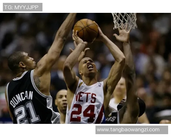 基德篮网对决魔术球队展现精彩篮球对抗与战术较量