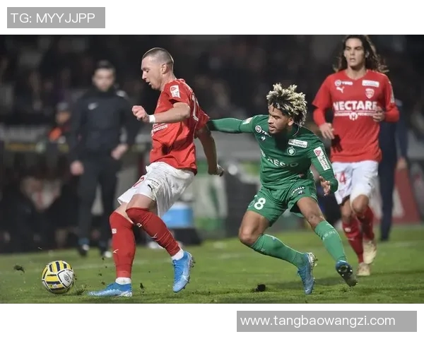 尼姆与雷恩比赛因天气原因推迟球迷期待新赛程安排