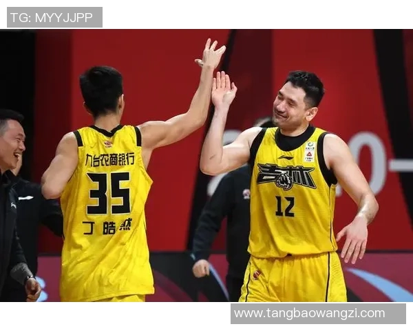 钟诚的成长之路:从青涩少年到职场精英的蜕变与奋斗 钟诚的成长之路:从青涩少年到职场精英的蜕变与奋斗