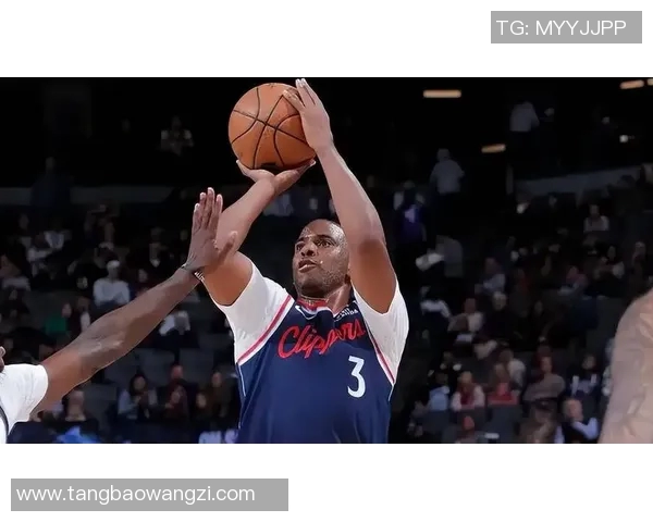 克里斯保罗的篮球传奇:从新秀到联盟顶尖控卫的辉煌历程 克里斯保罗的篮球传奇:从新秀到联盟顶尖控卫的辉煌历程