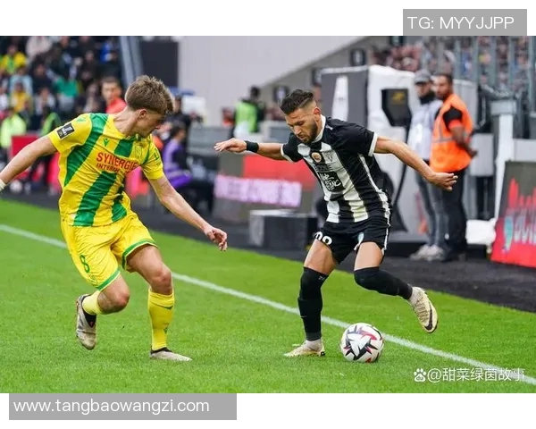 卡昂与昂热的激烈对决揭示法甲新赛季的竞争格局与球队实力分析